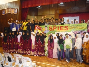 Sebahagian peserta 350 orang pelajar SPM 2009 dari sekitar DUN Rawang, Batang Kali, Hulu Bernam, Kuala Kubu Baru dan Taman Templer
